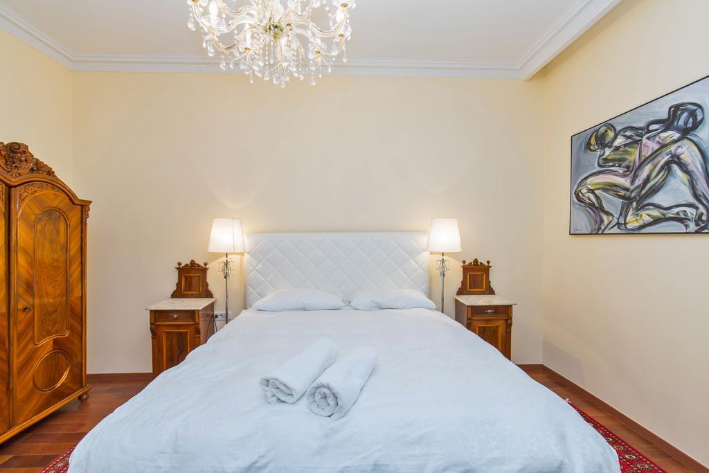 Luxury Seafront Apartment Banje ドゥブロブニク エクステリア 写真