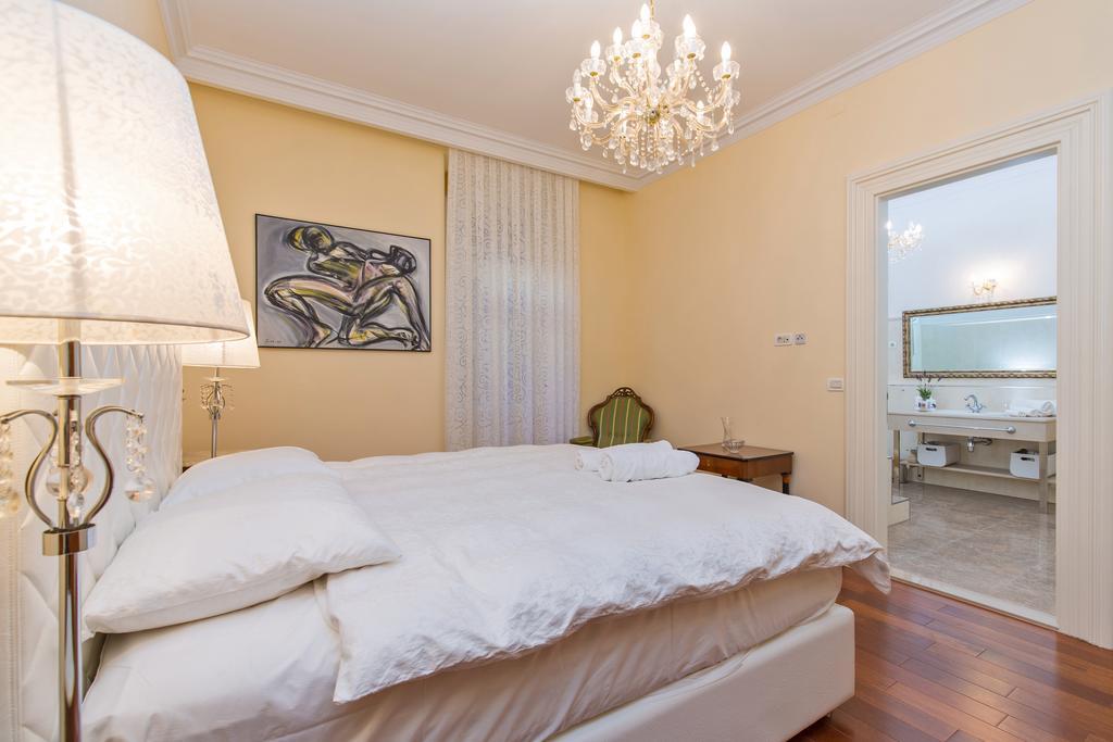 Luxury Seafront Apartment Banje ドゥブロブニク エクステリア 写真