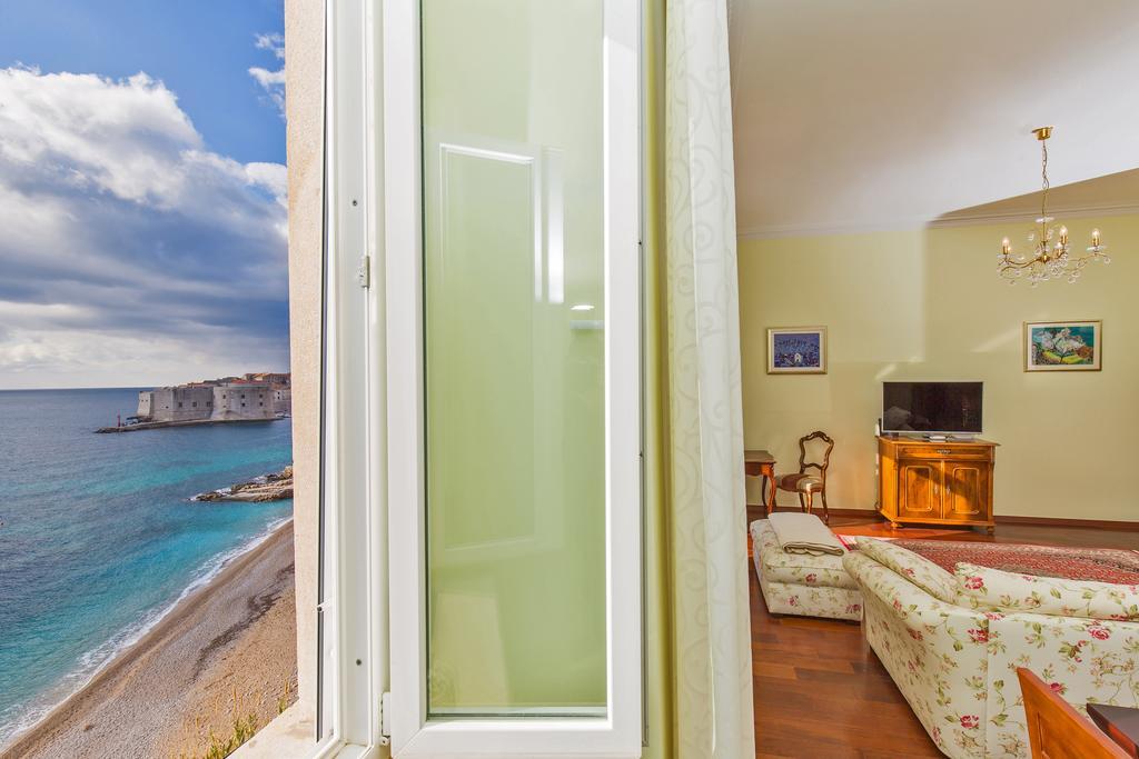 Luxury Seafront Apartment Banje ドゥブロブニク エクステリア 写真