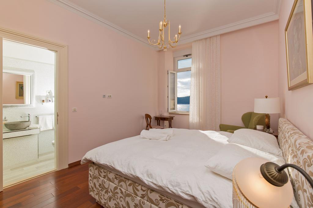 Luxury Seafront Apartment Banje ドゥブロブニク エクステリア 写真