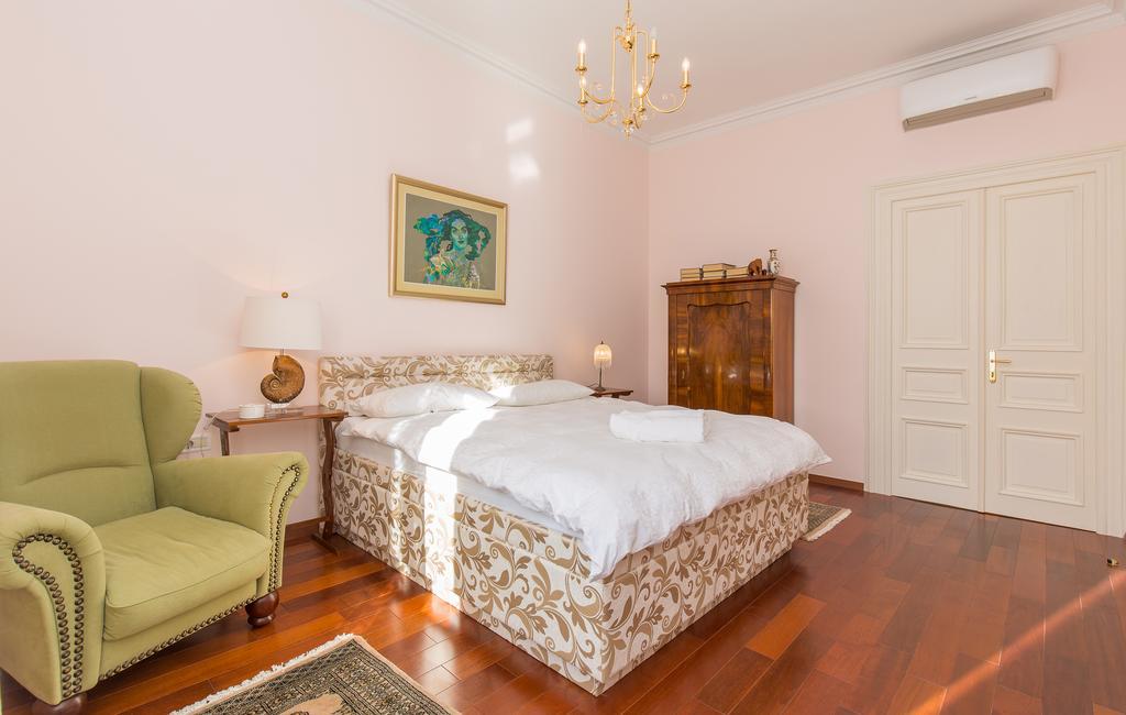Luxury Seafront Apartment Banje ドゥブロブニク エクステリア 写真