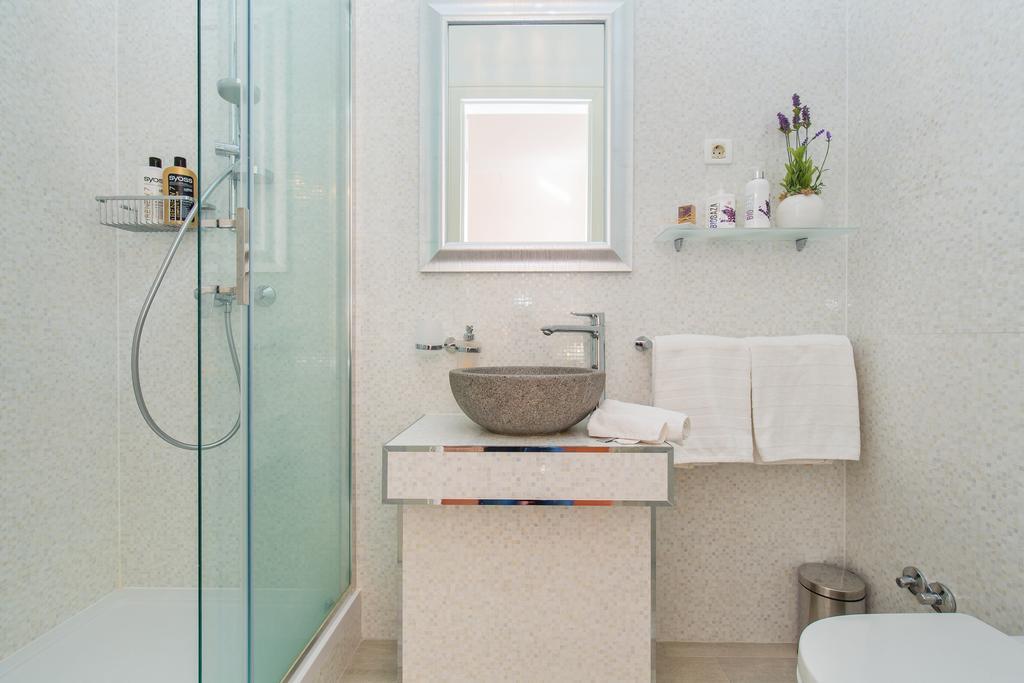 Luxury Seafront Apartment Banje ドゥブロブニク エクステリア 写真